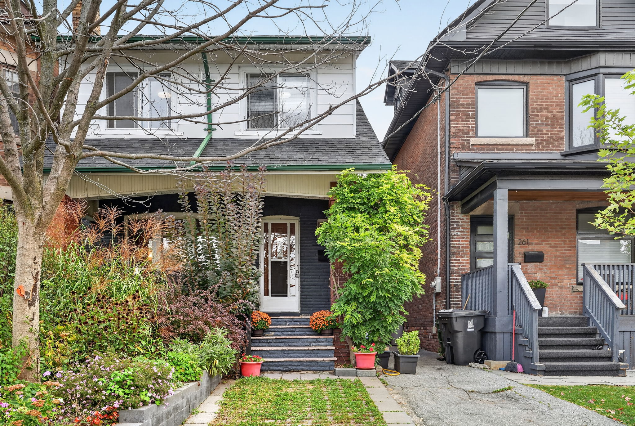263 Lauder Ave Toronto, ON M6E 3H5