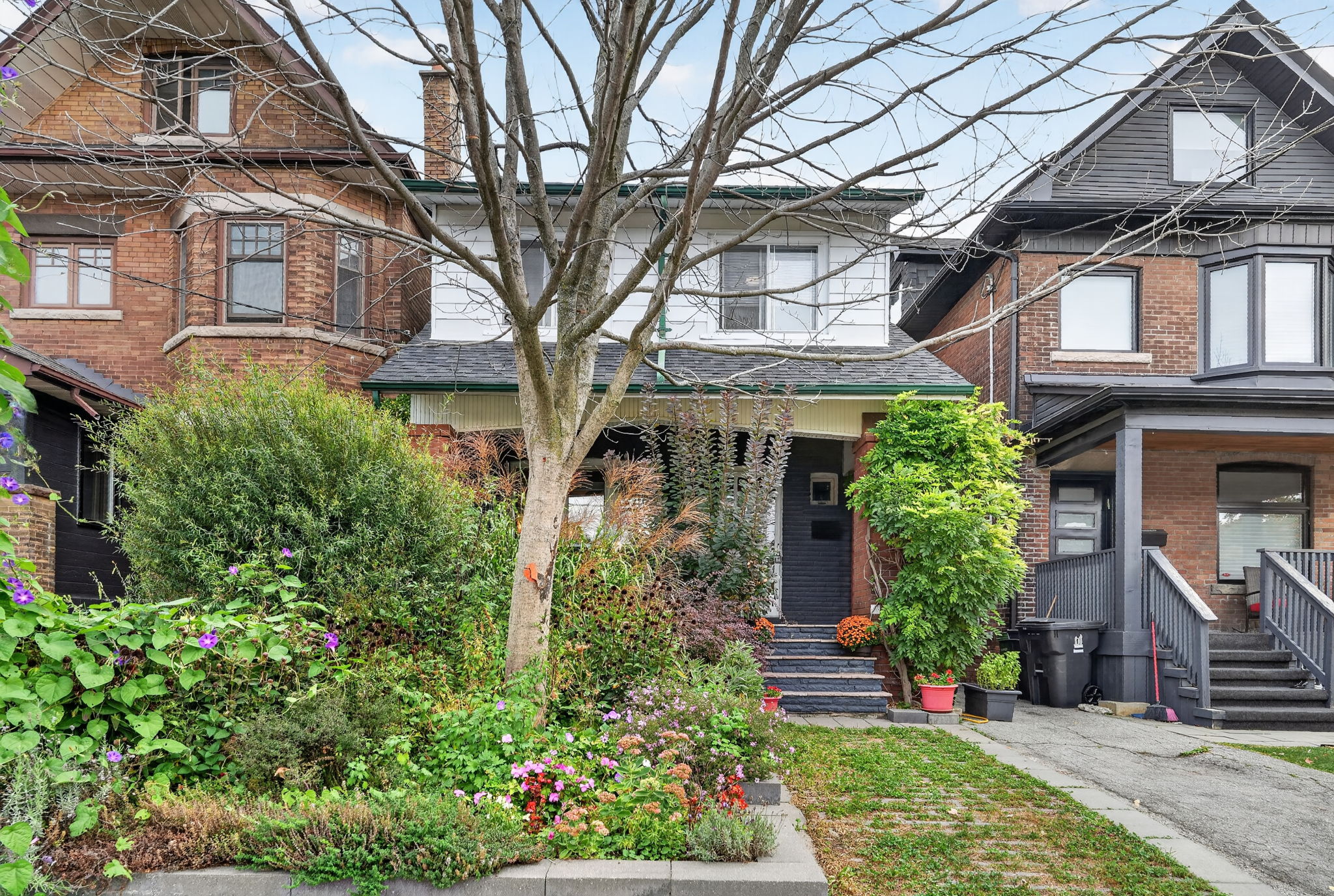263 Lauder Ave Toronto, ON M6E 3H5