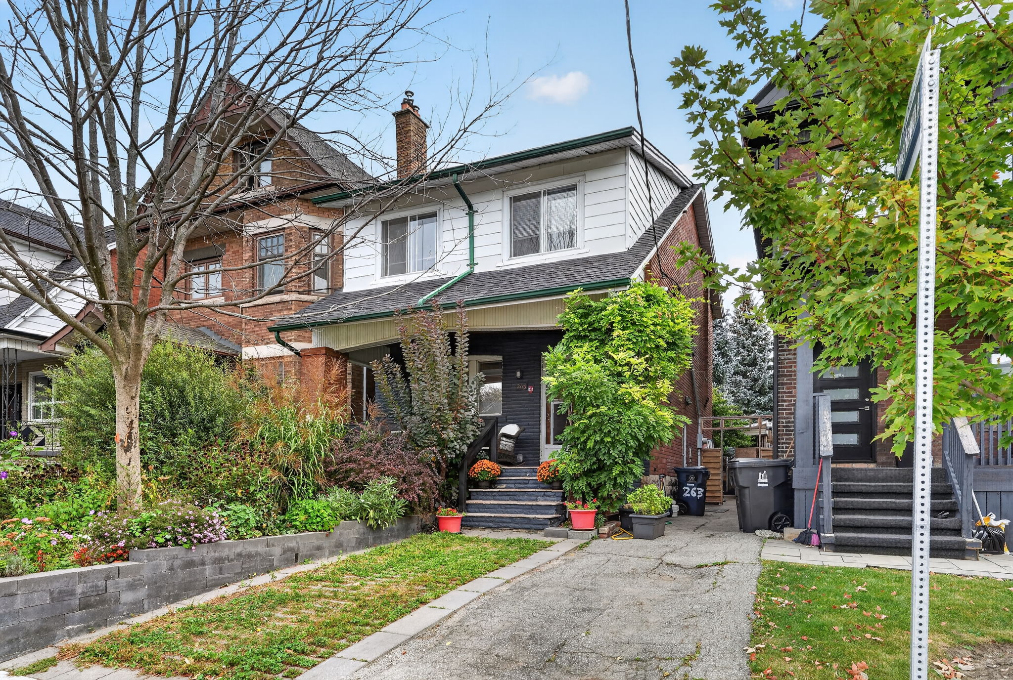 263 Lauder Ave Toronto, ON M6E 3H5