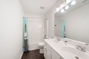  Photo 32