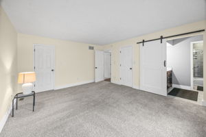  Photo 37