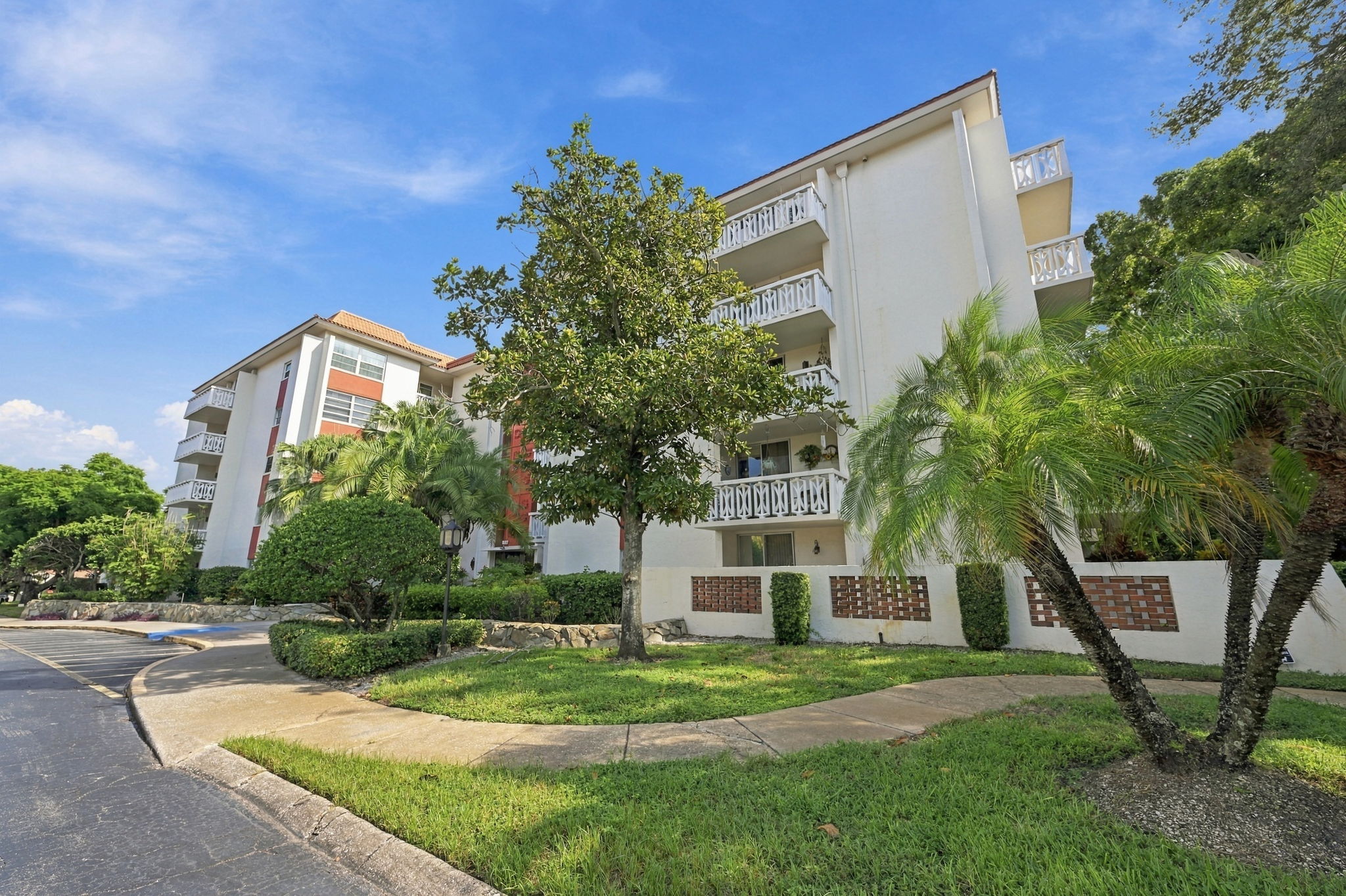 Front Exterior2