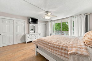 Primary Bedroom1c