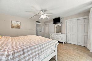Primary Bedroom1d
