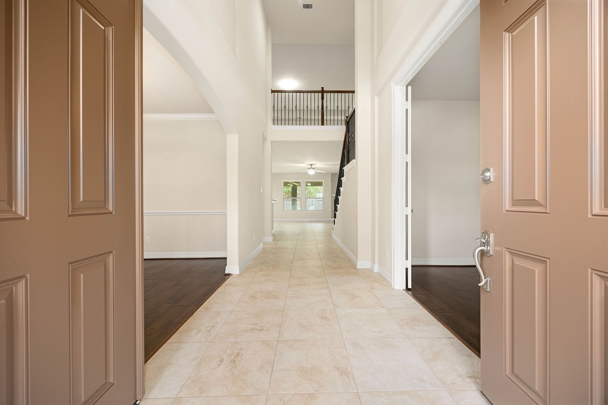 Grand Entrance with soaring ceilings!