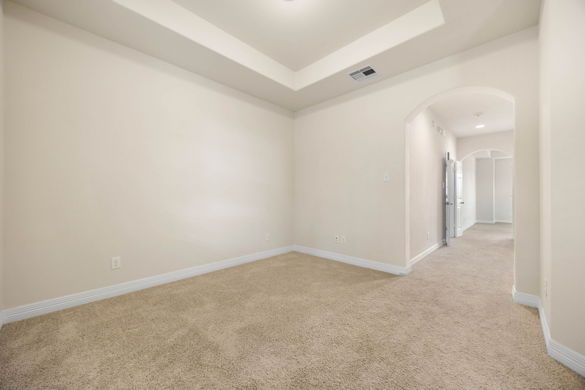 VS-Second primary suite living room.
