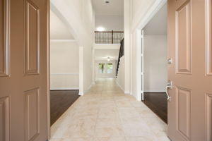 Grand Entrance with soaring ceilings!
