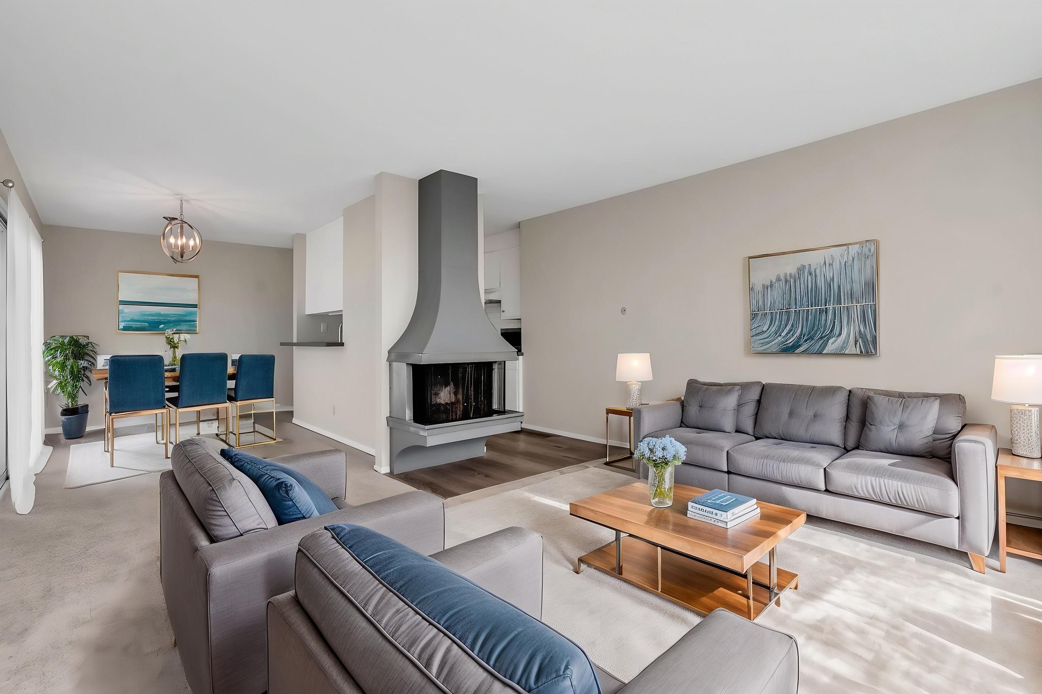 DSC01116 virtually staged.jpeg