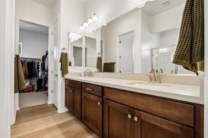 N 22nd Dr-S1109-019.jpg
