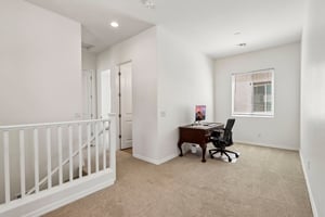 N 22nd Dr-S1109-025.jpg