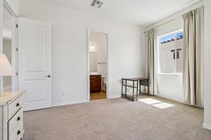 N 22nd Dr-S1109-028.jpg