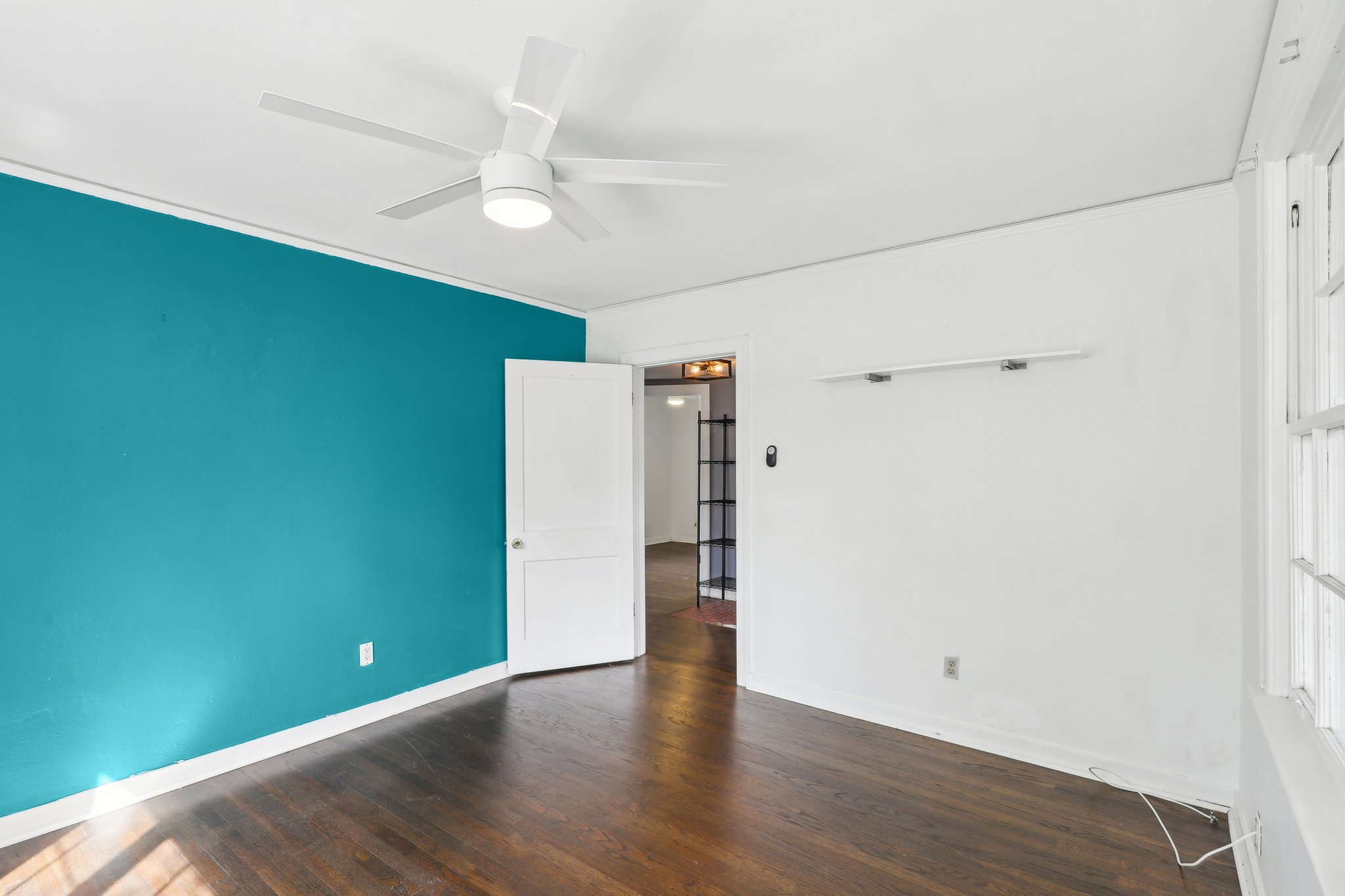 2633-2635 College St-011.jpg