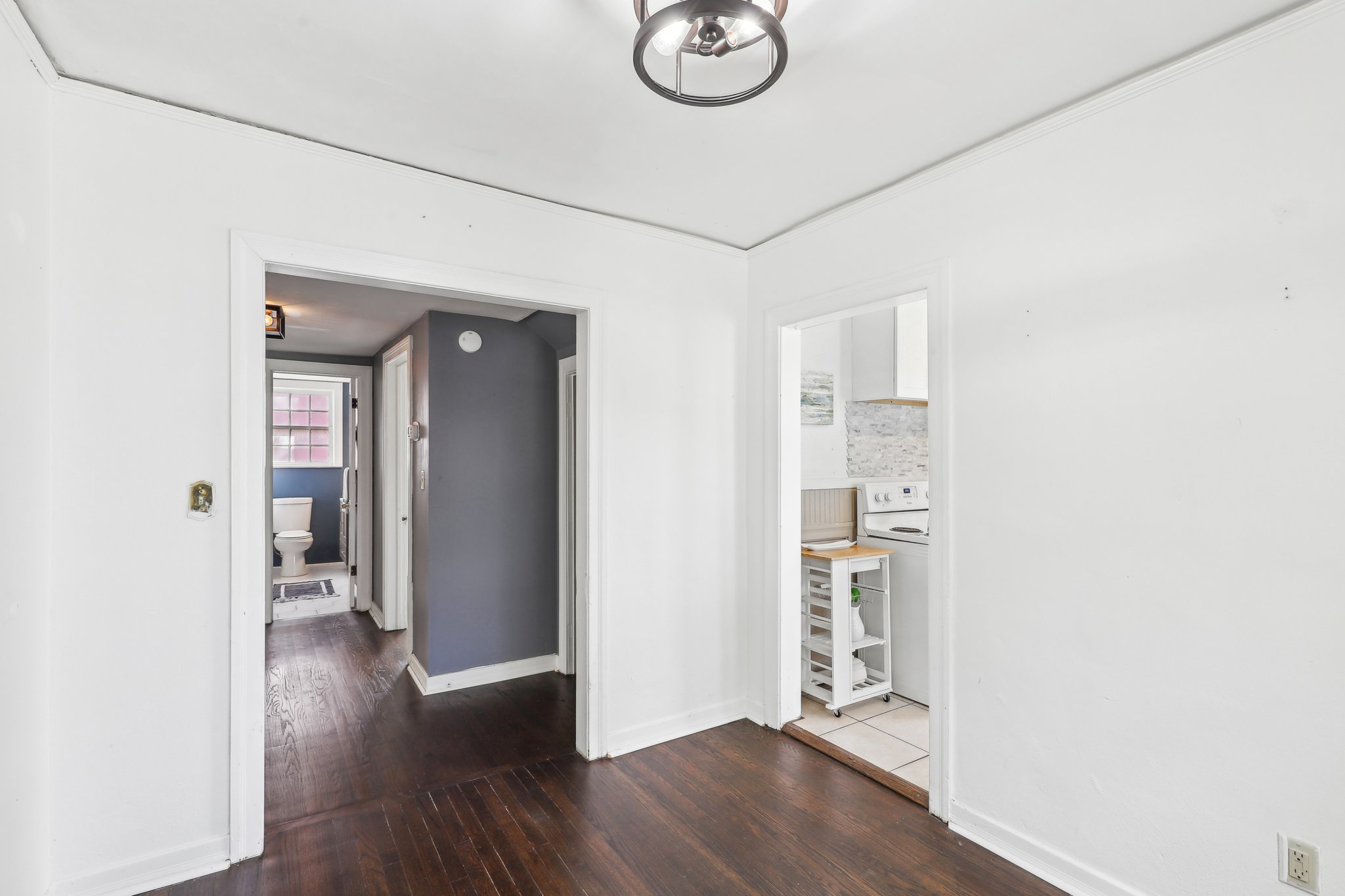 2633-2635 College St-020.jpg