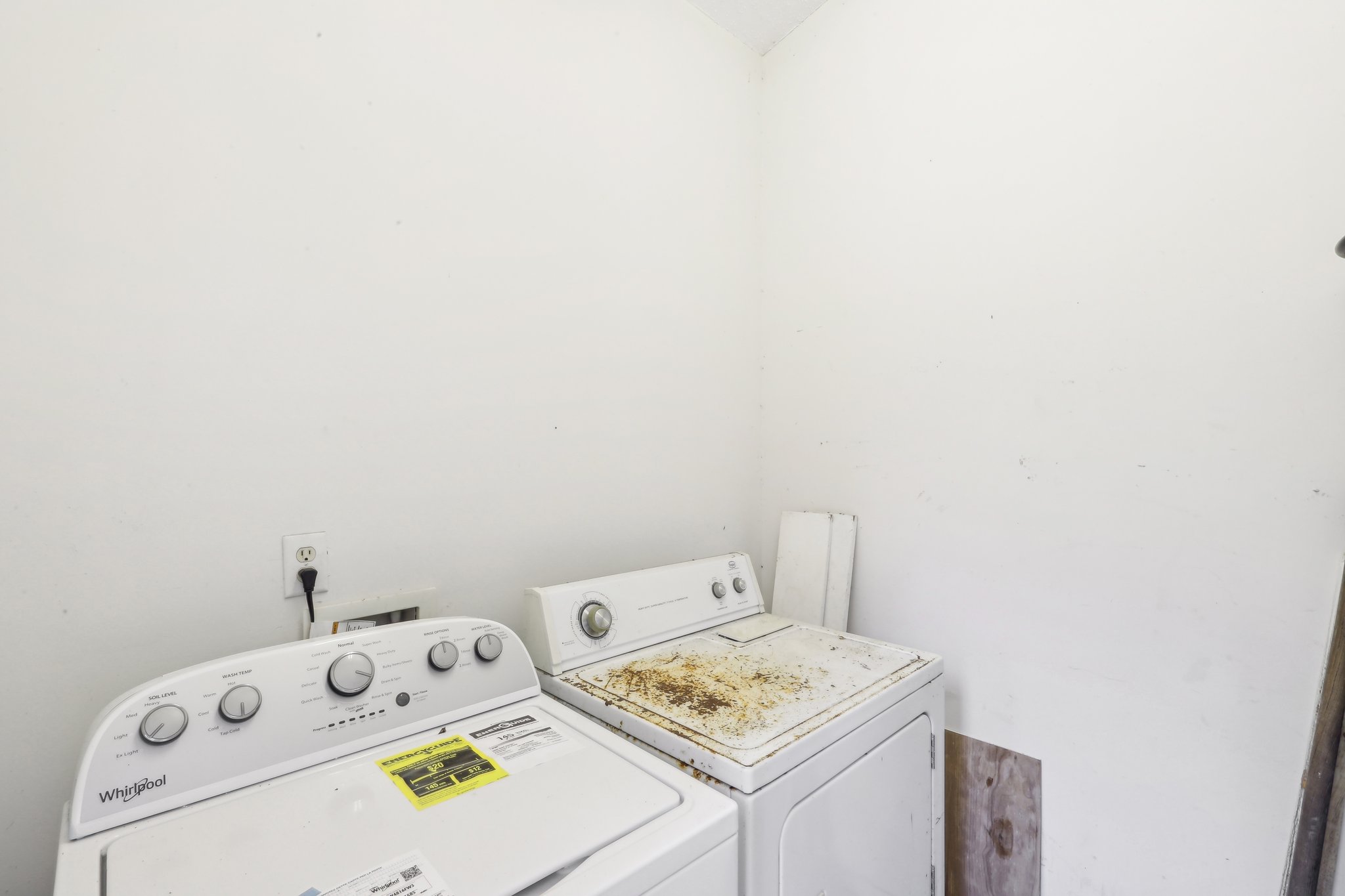 2633-2635 College St-034.jpg