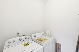 2633-2635 College St-034.jpg