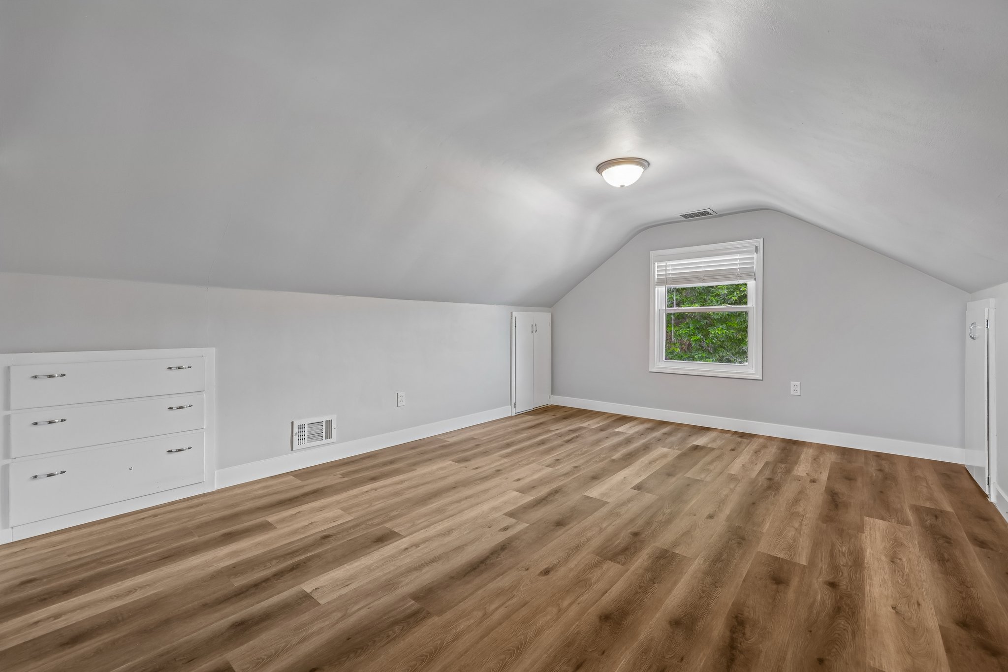 N 20th St-S1706-024.jpg