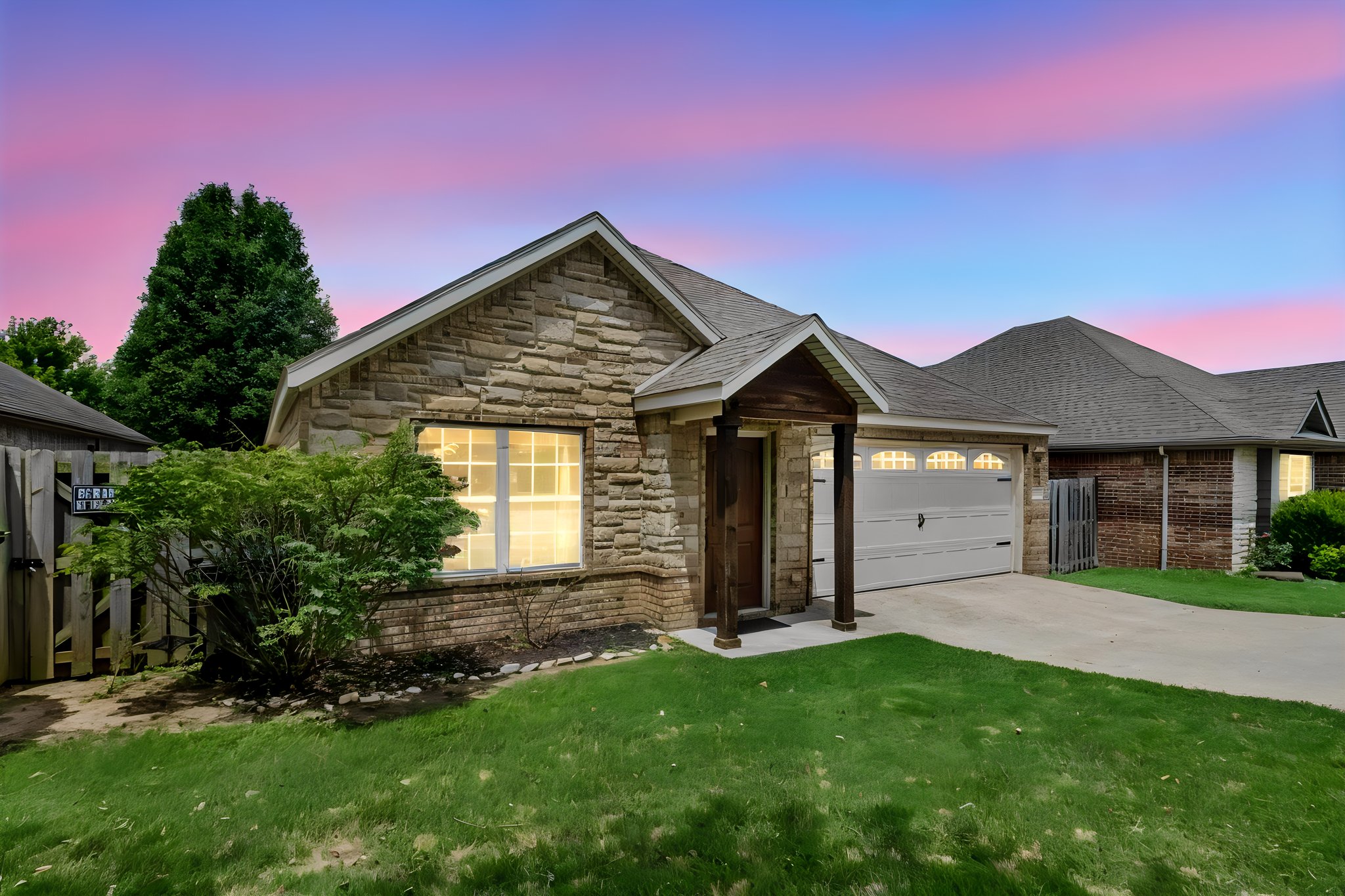 2633 Villa Blvd Fayetteville, AR 72703- No Watermark 01 day to dusk.jpeg