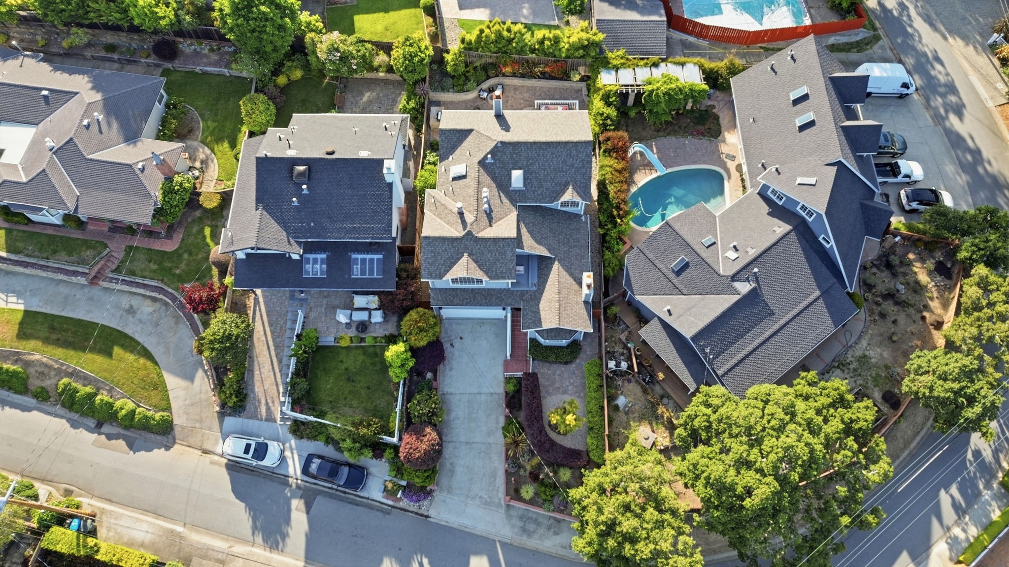 006_F8_AERIAL_2635 Ponce Avenue