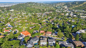 013_F8_AERIAL_2635 Ponce Avenue