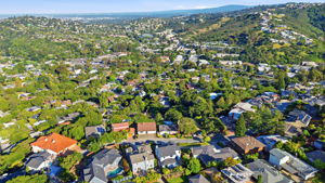 015_F8_AERIAL_2635 Ponce Avenue
