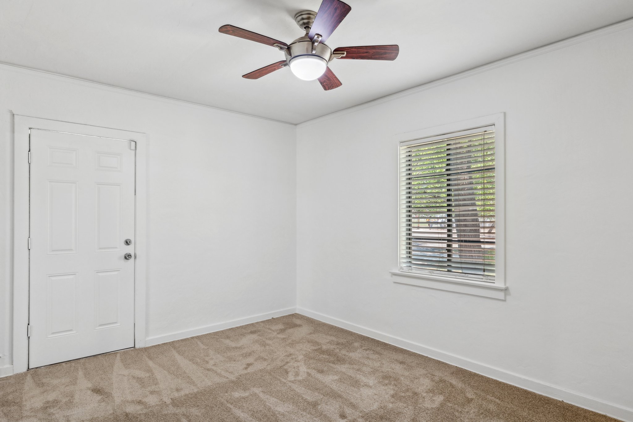 2636 N Dayton St - 019.JPG