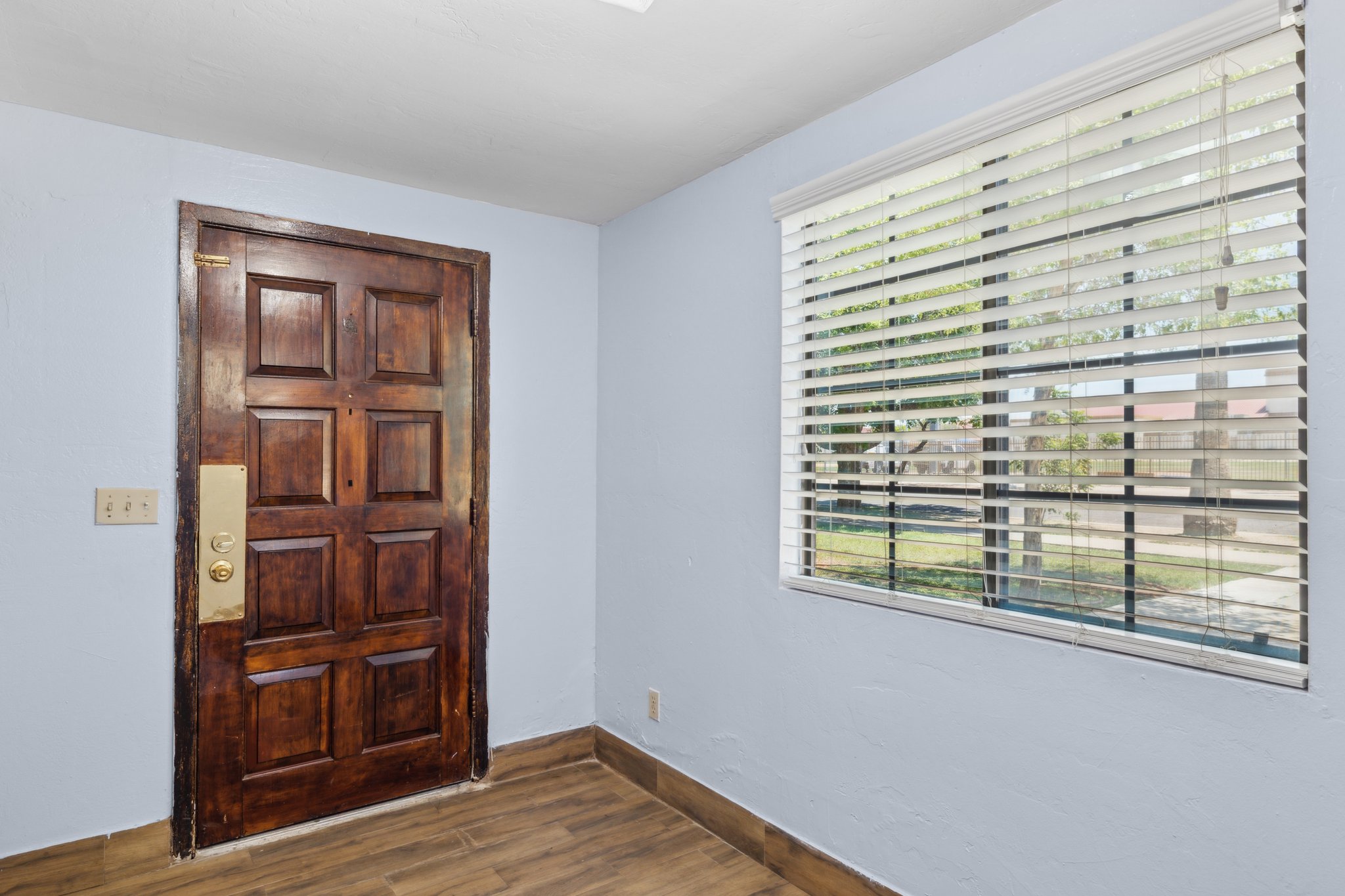 2636 N Dayton St - 024.JPG