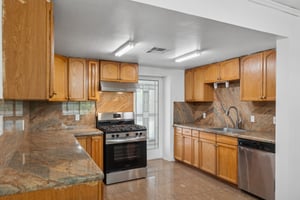 2636 N Dayton St - 007.JPG