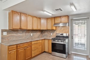2636 N Dayton St - 008.JPG