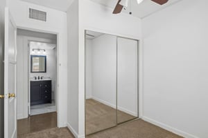 2636 N Dayton St - 014.JPG