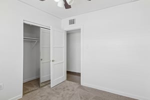 2636 N Dayton St - 018.JPG