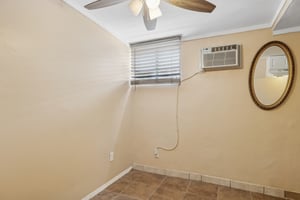 2636 N Dayton St - 037.JPG