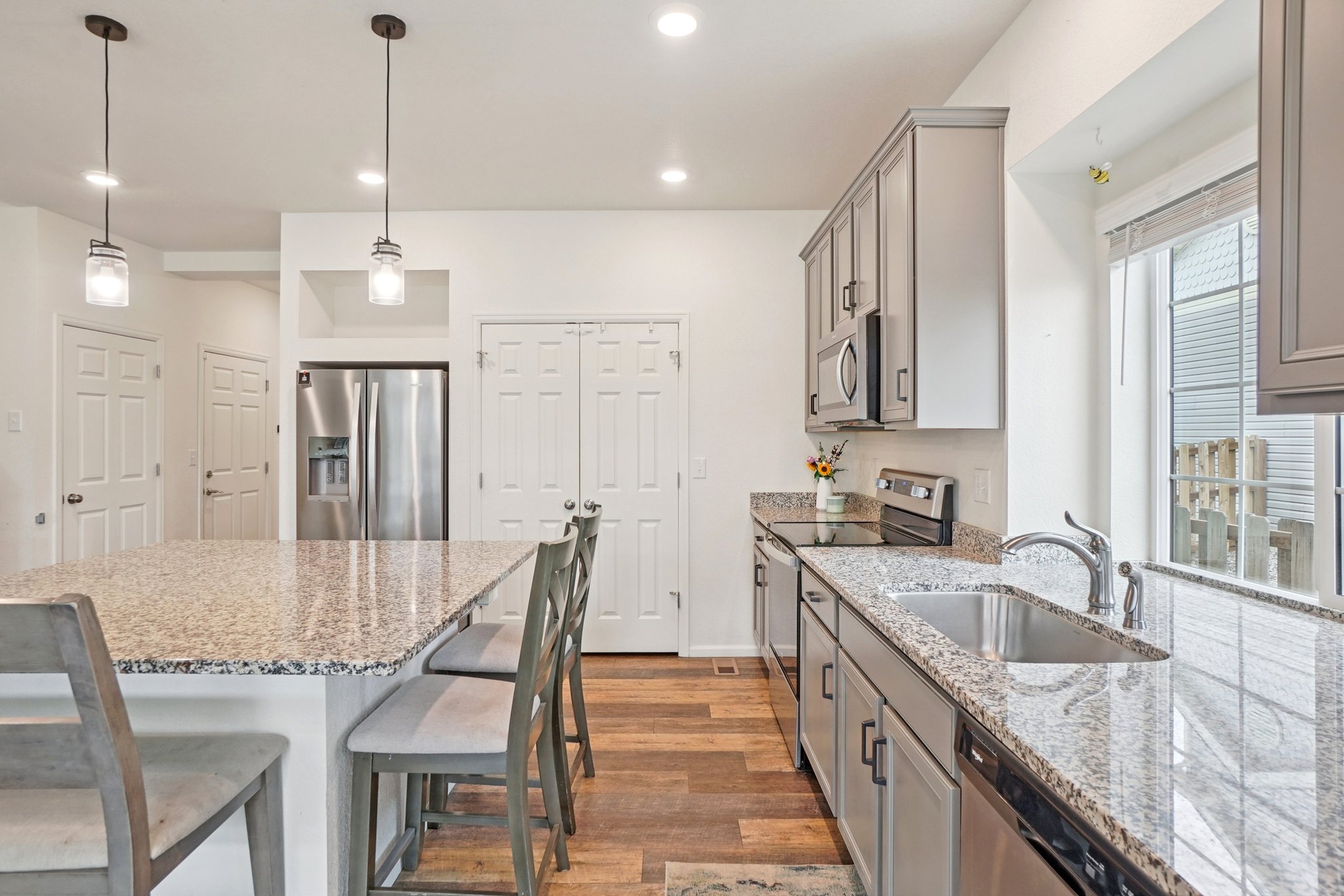 E 3rd Ave-S0302-013.jpg