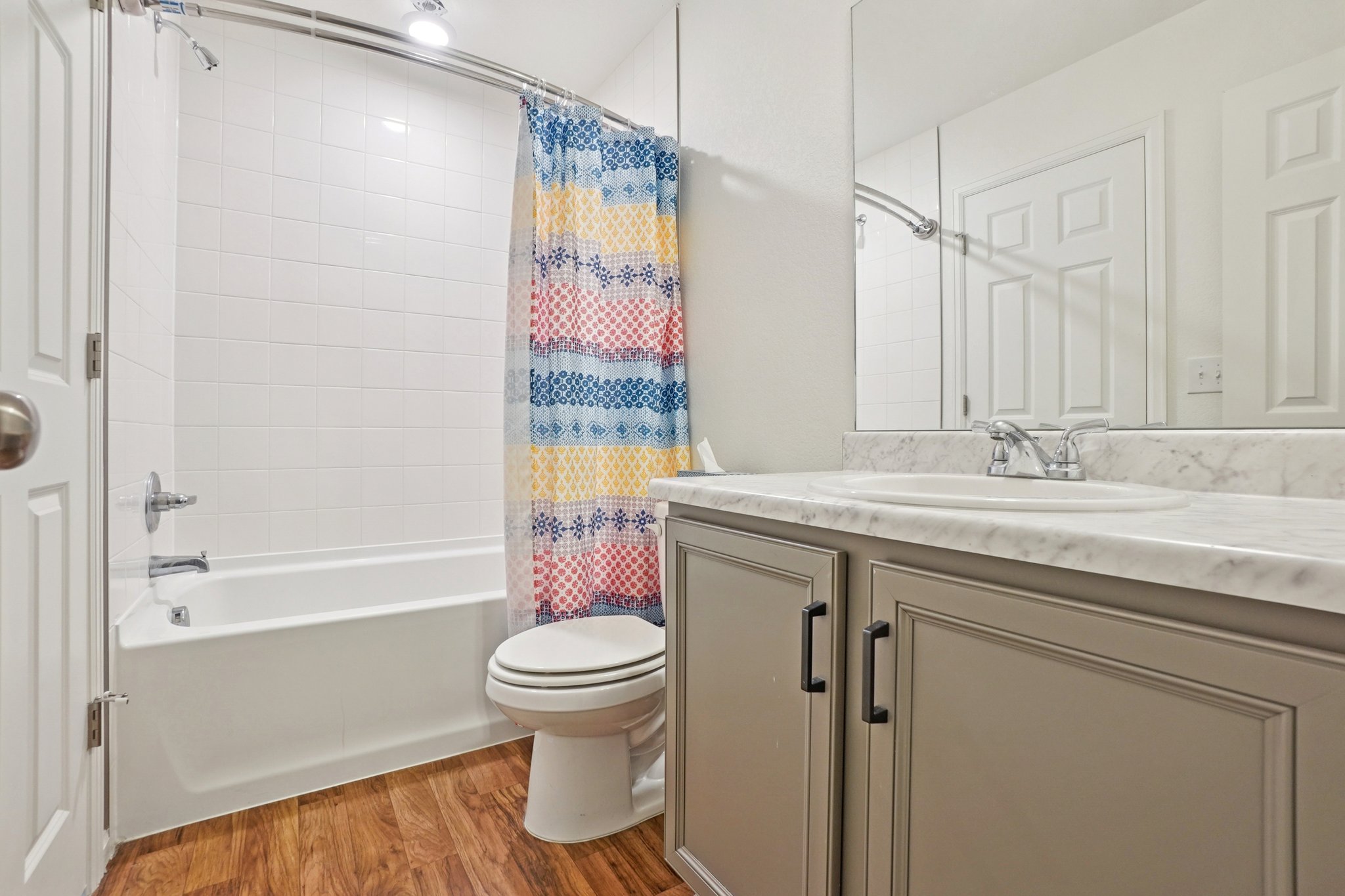 E 3rd Ave-S0302-034.jpg