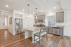 E 3rd Ave-S0302-012.jpg