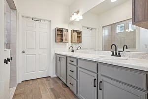 E 3rd Ave-S0302-023.jpg