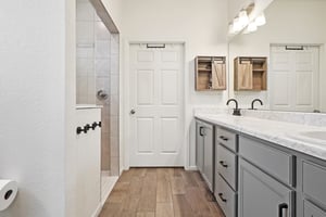 E 3rd Ave-S0302-024.jpg