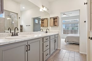 E 3rd Ave-S0302-026.jpg