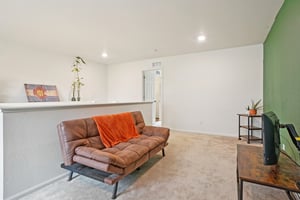 E 3rd Ave-S0302-029.jpg