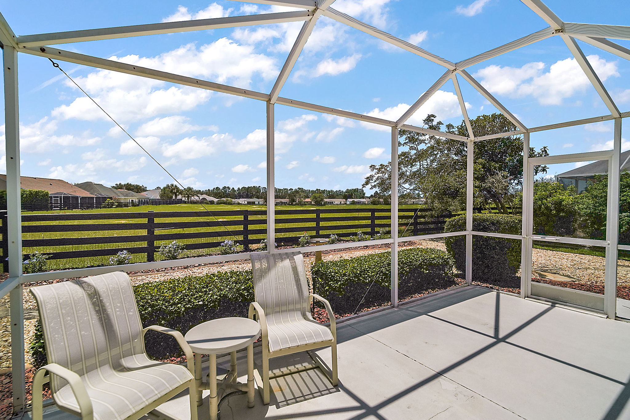 Birdcage with Preserve Views