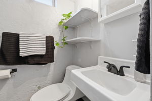  Photo 33