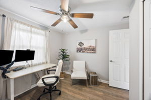 Bedroom/Office
