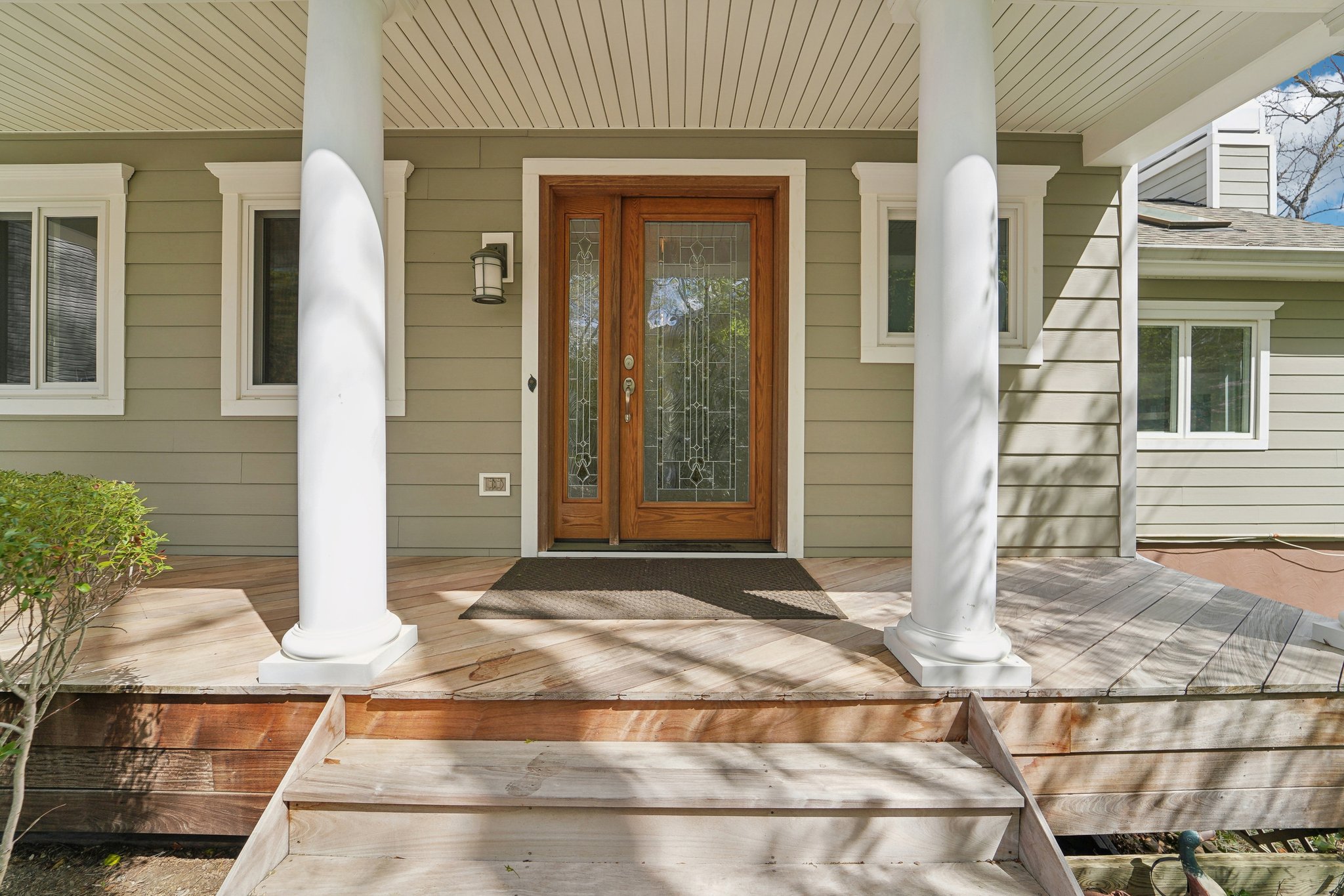 Capote Ct E-1704-004.jpg