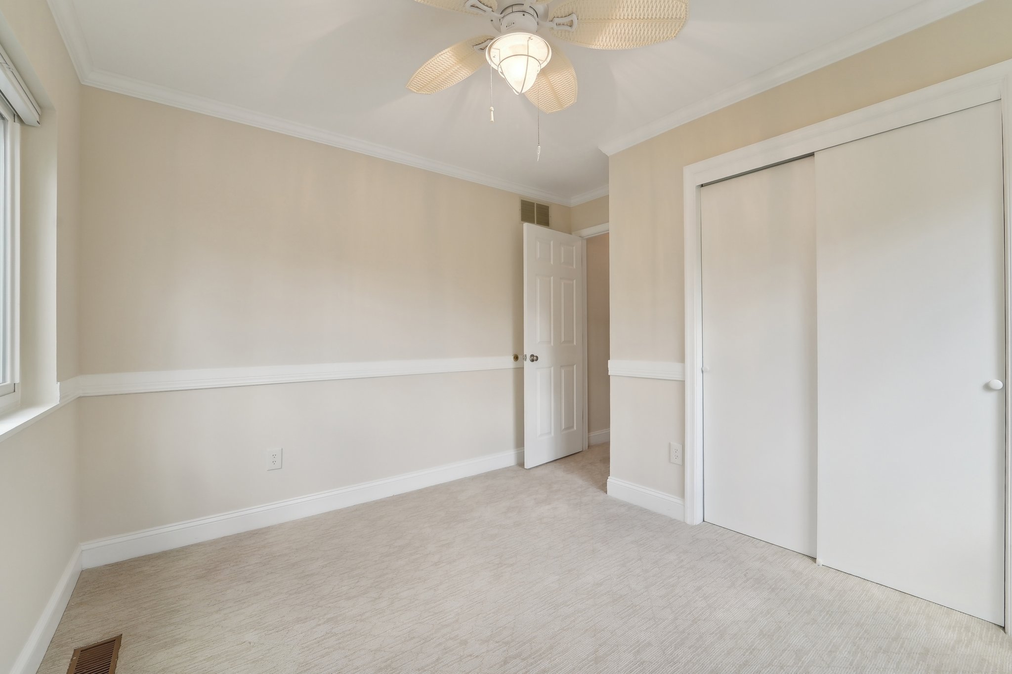 Capote Ct E-1704-019.jpg