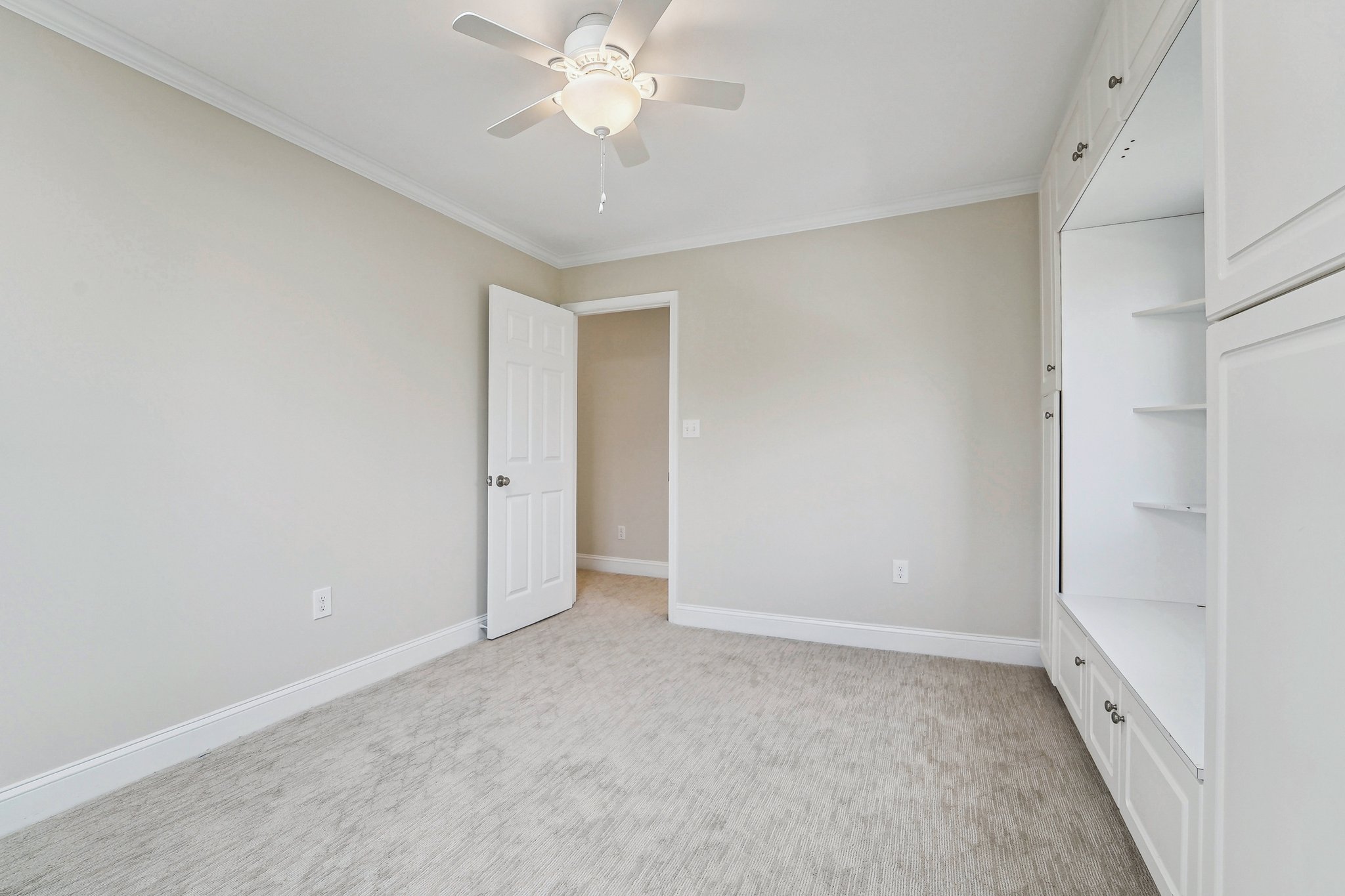 Capote Ct E-1704-025.jpg