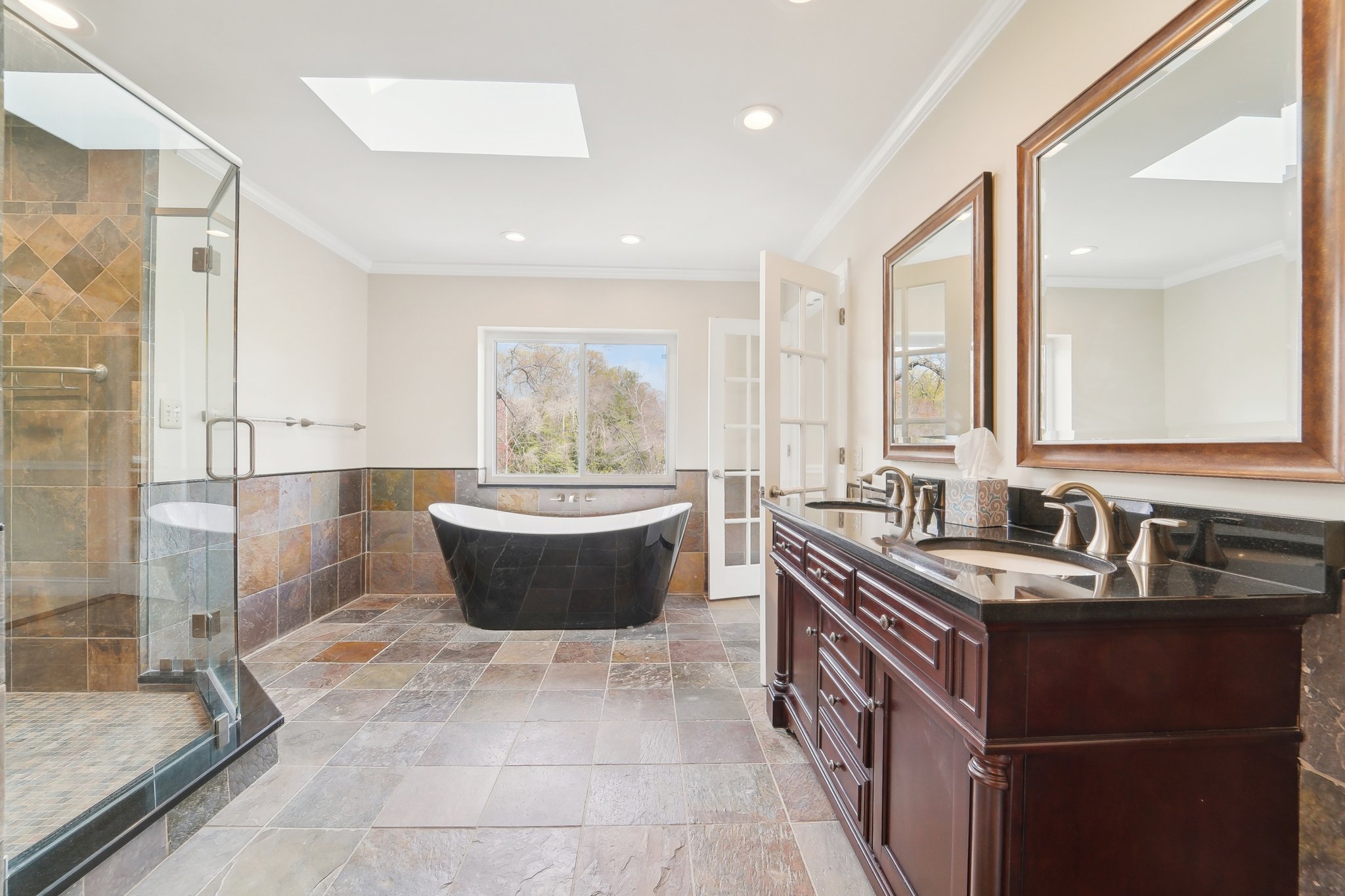 Capote Ct E-1704-029.jpg