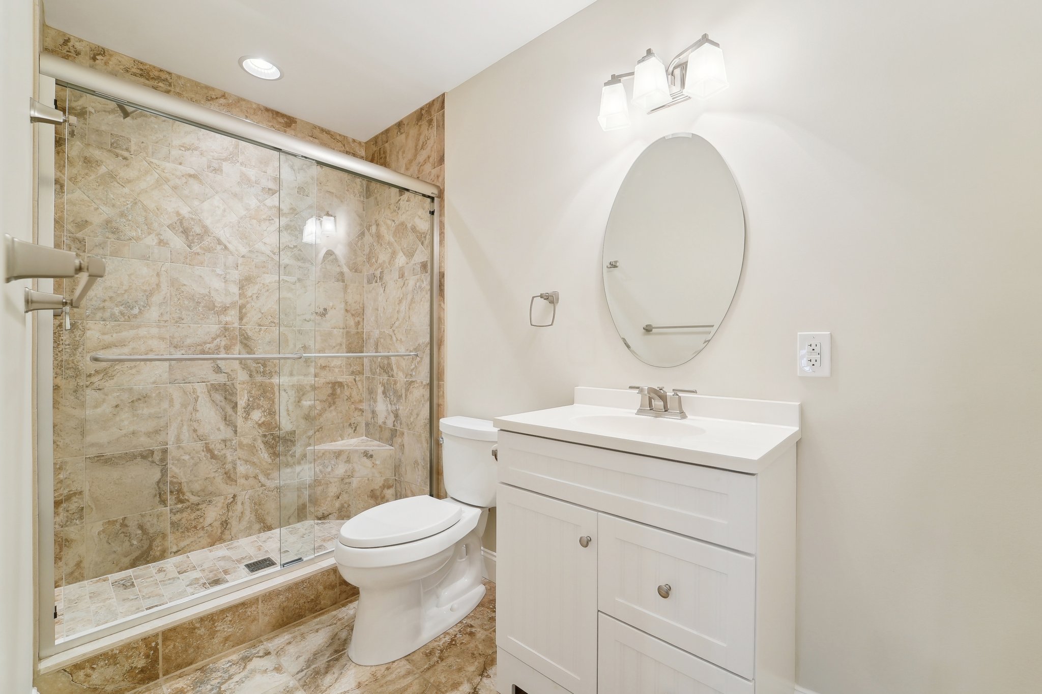 Capote Ct E-1704-034.jpg