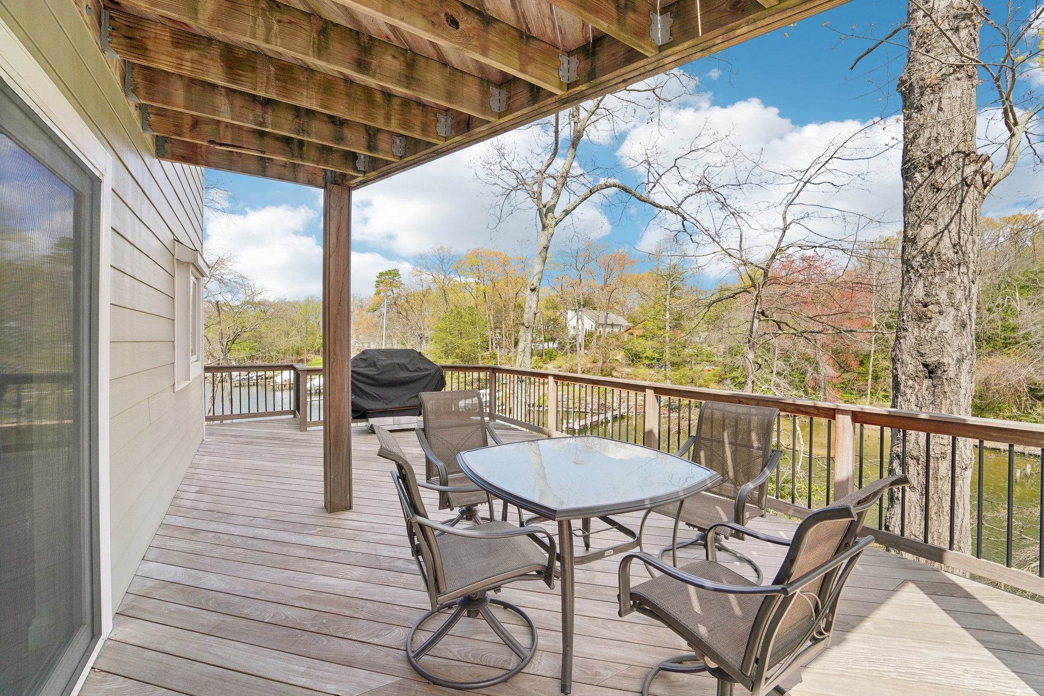 Capote Ct E-1704-046.jpg