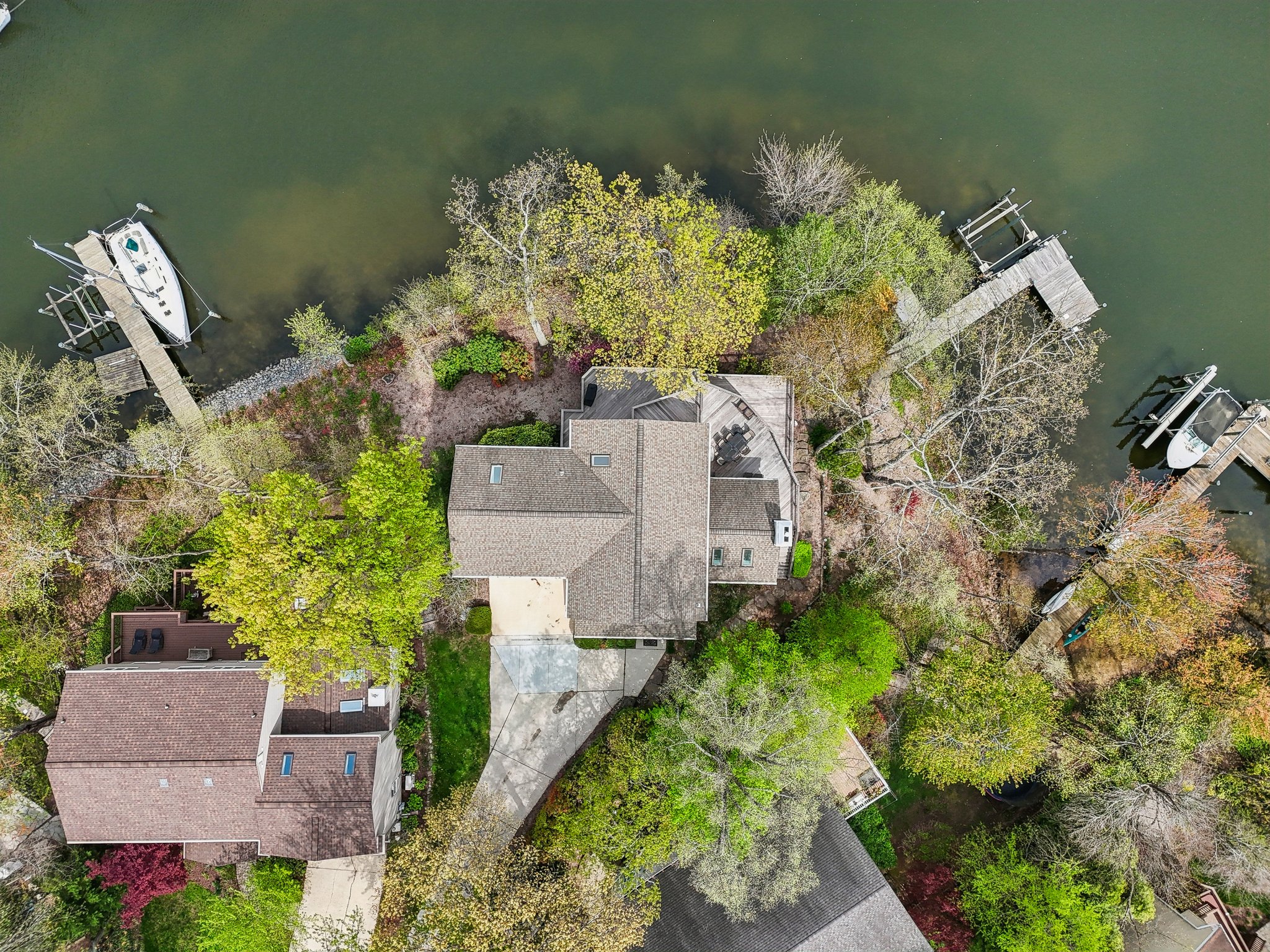 Capote Ct E-2104-1-009.jpg