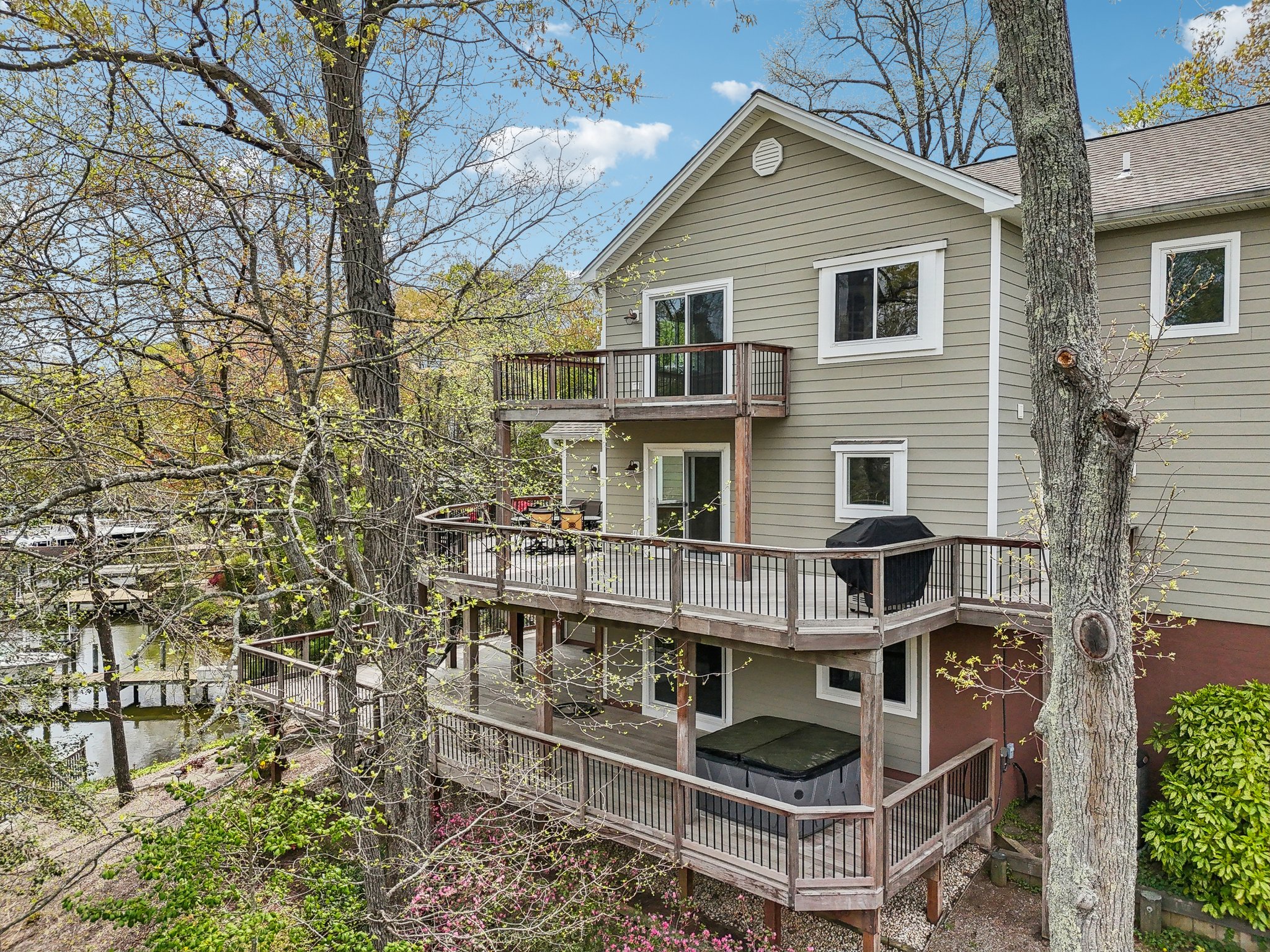 Capote Ct E-2104-1-022.jpg