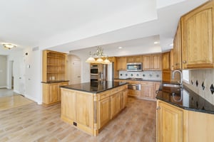 Capote Ct E-1704-012.jpg